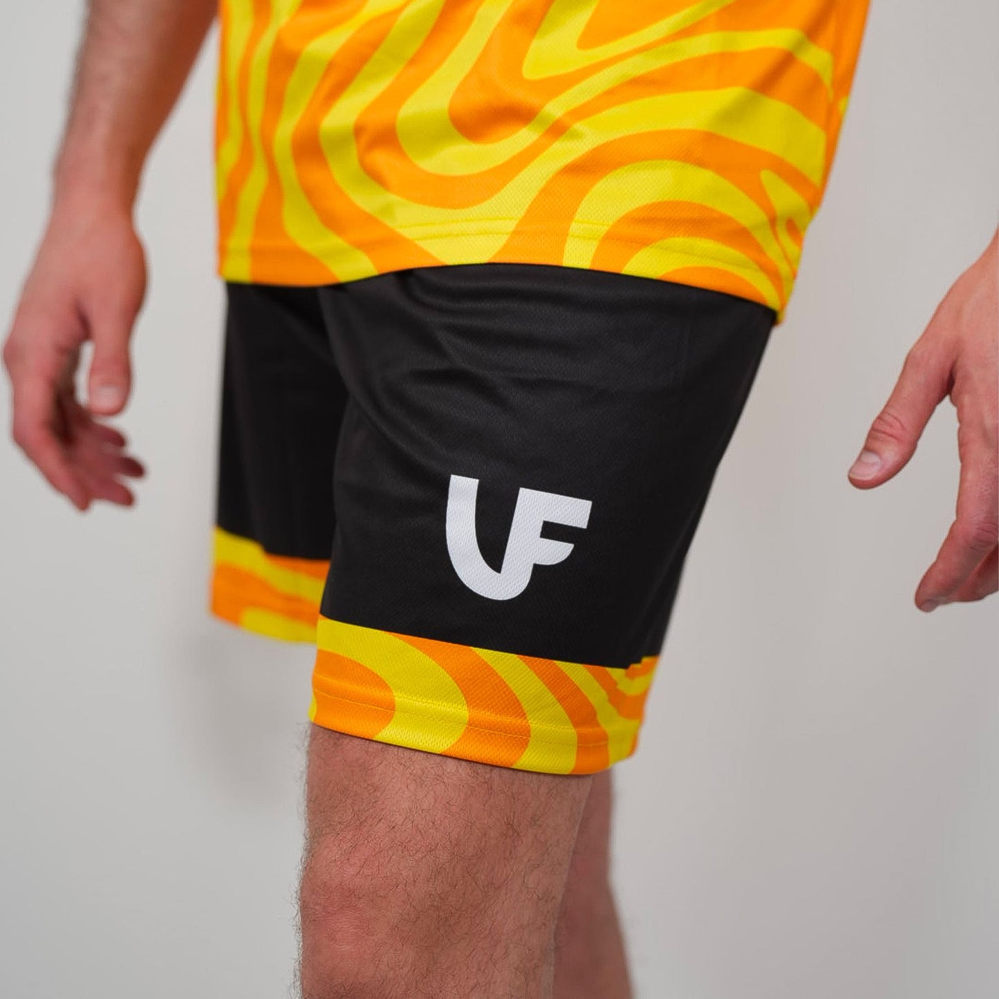 MEN’S SHORTS – "BREAK THE LINES"