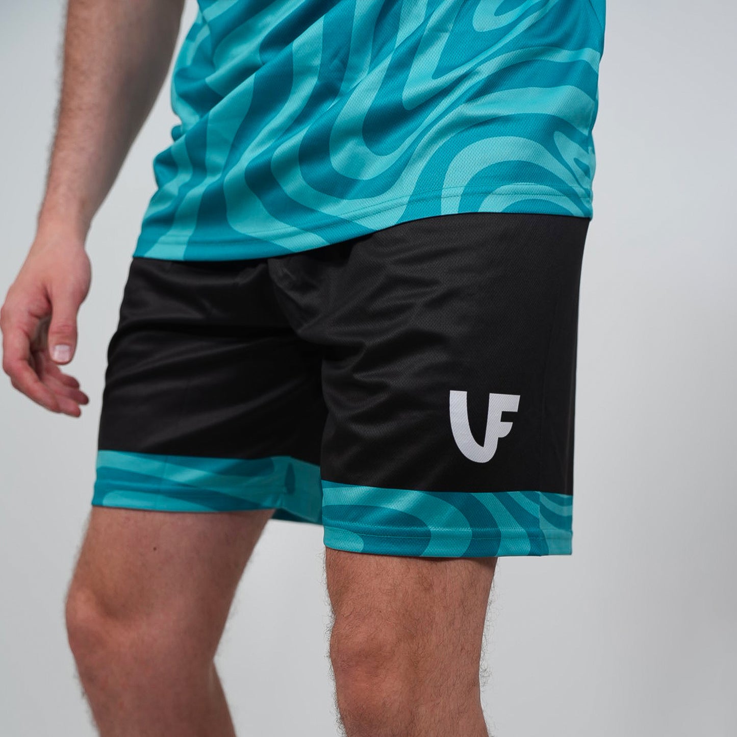 MEN’S SHORTS – "BREAK THE LINES"