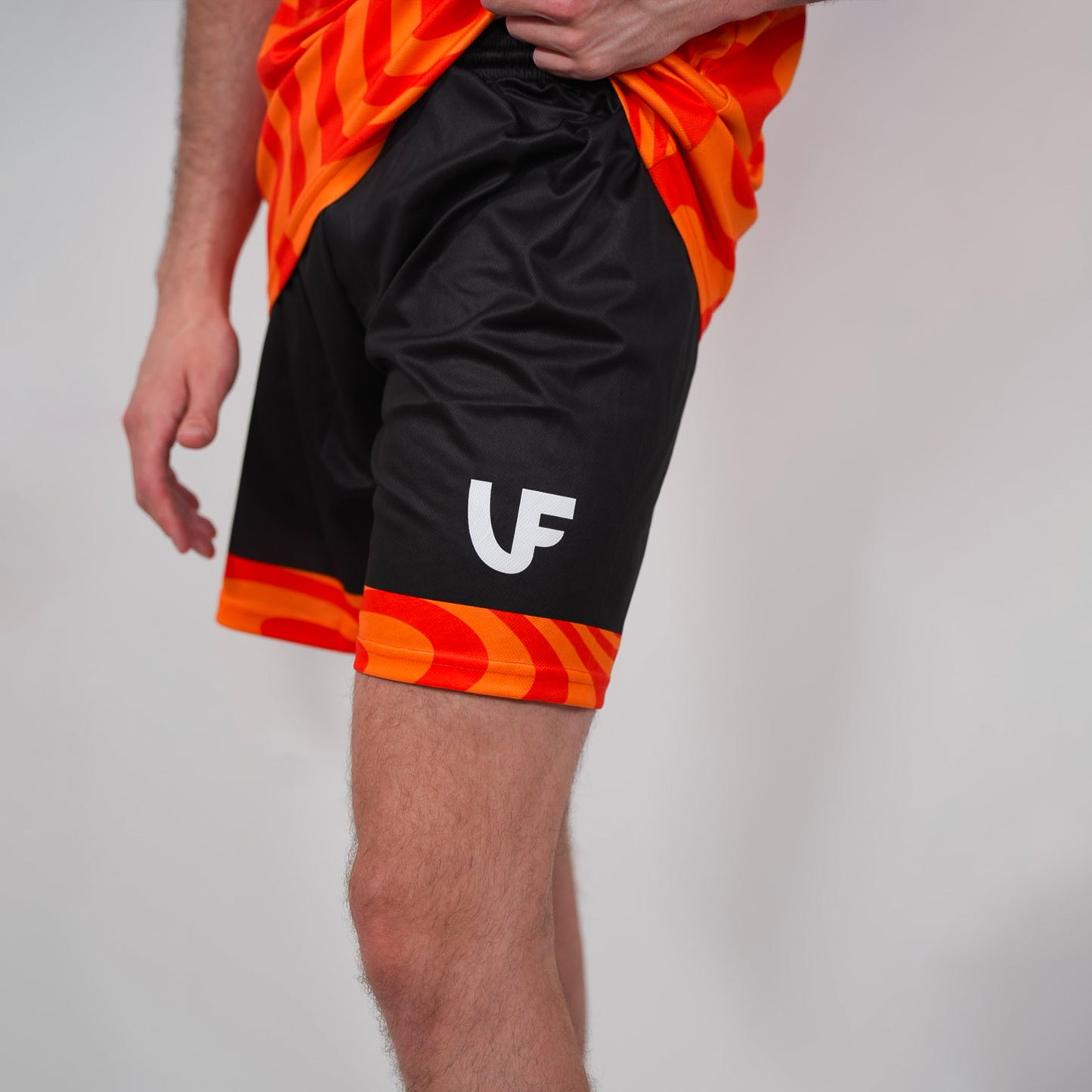 MEN’S SHORTS – "BREAK THE LINES"
