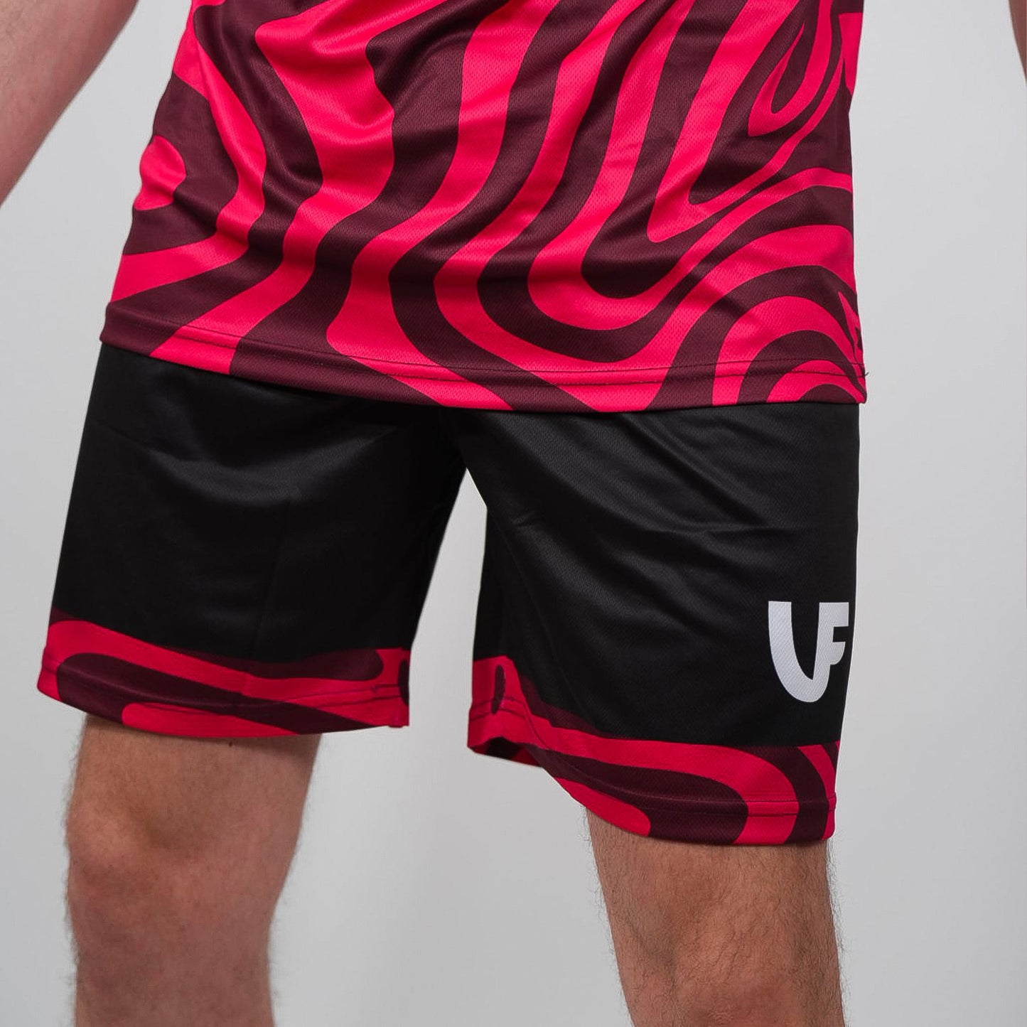 MEN’S SHORTS – "BREAK THE LINES"