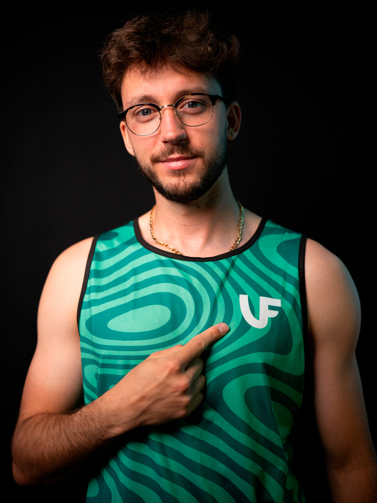 Mannequin en débardeur de sport pour homme coloris vert LVF Break The Lines