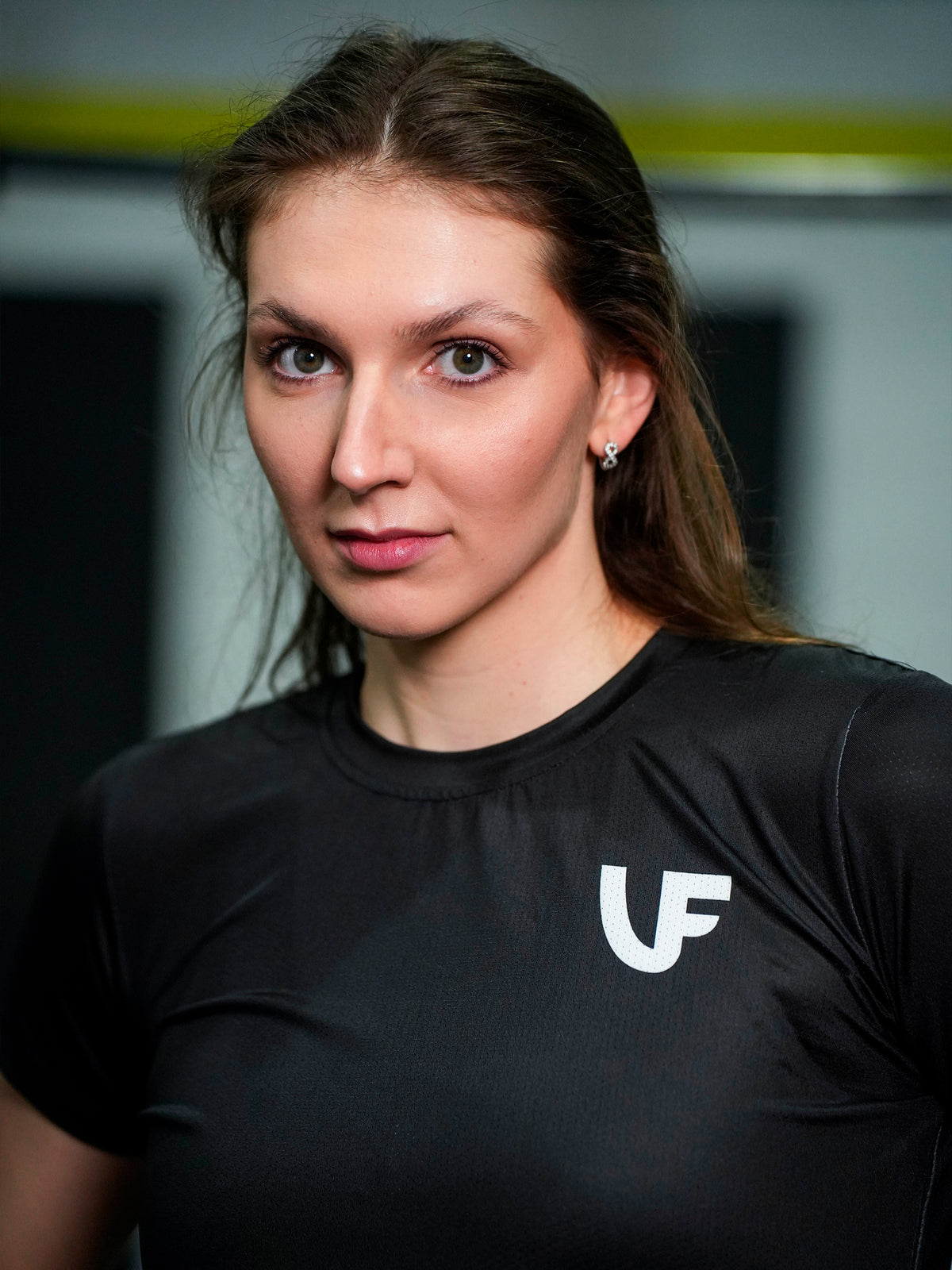Athlète en t-shirt de sport noir LVF Basics