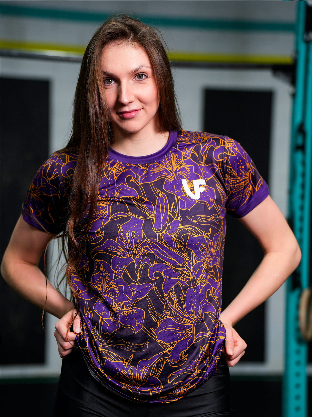 Sportive avec t-shirt de sport violet à motifs fleurs pour femme LVF Gold Flowers