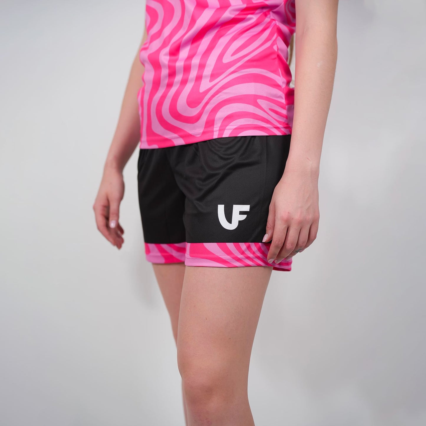 WOMEN’S SHORTS – "BREAK THE LINES