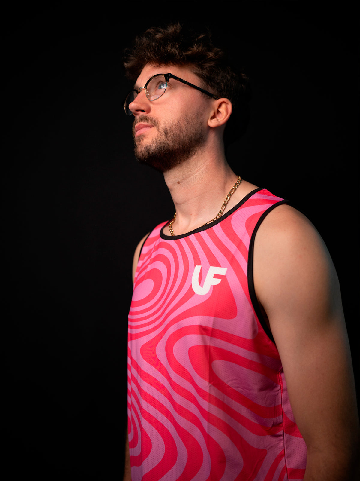 Mannequin en débardeur de sport pour homme coloris rose LVF Break The Lines