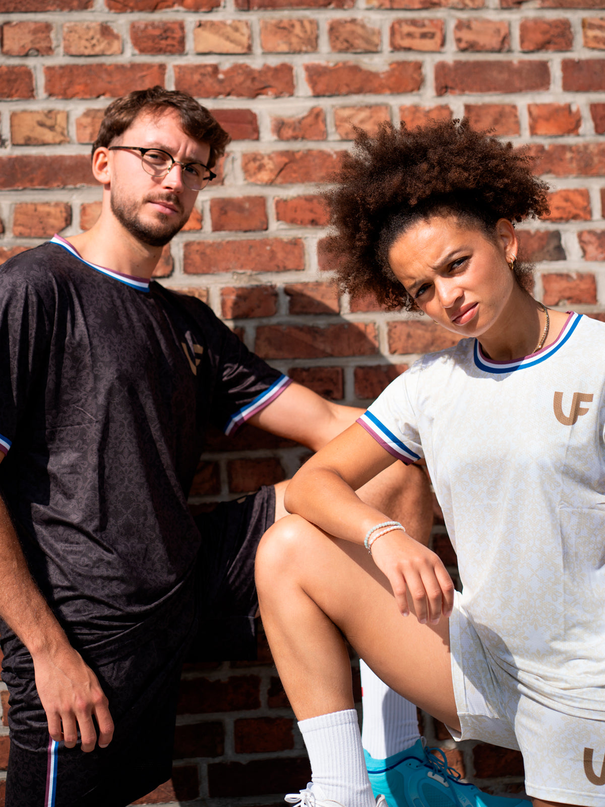 Mannequins en tenue de sport pour femme et homme coloris beige et noire LVF Héritage
