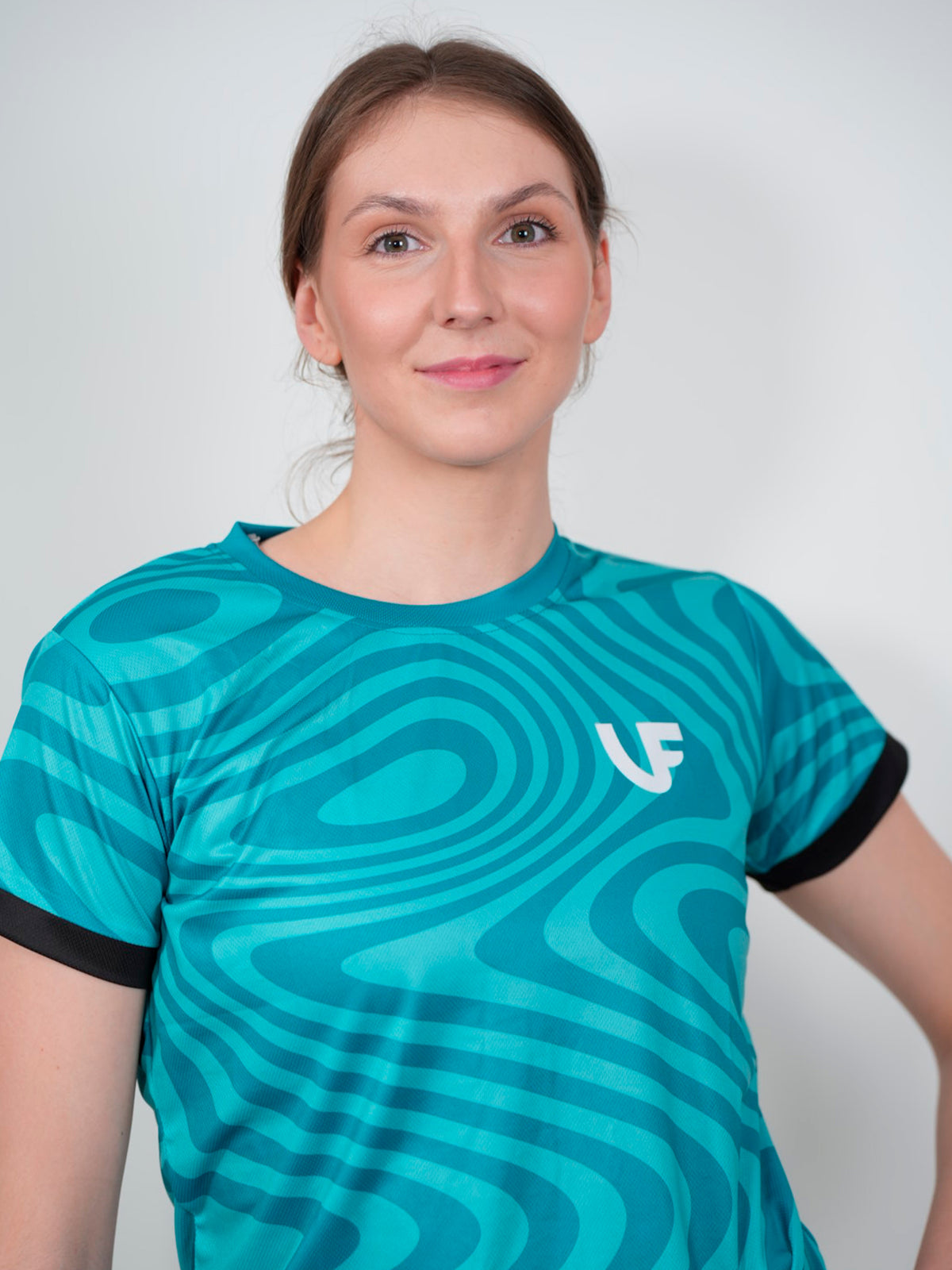 T-shirt de sport pour femme coloris bleu LVF Break The Lines vue de près