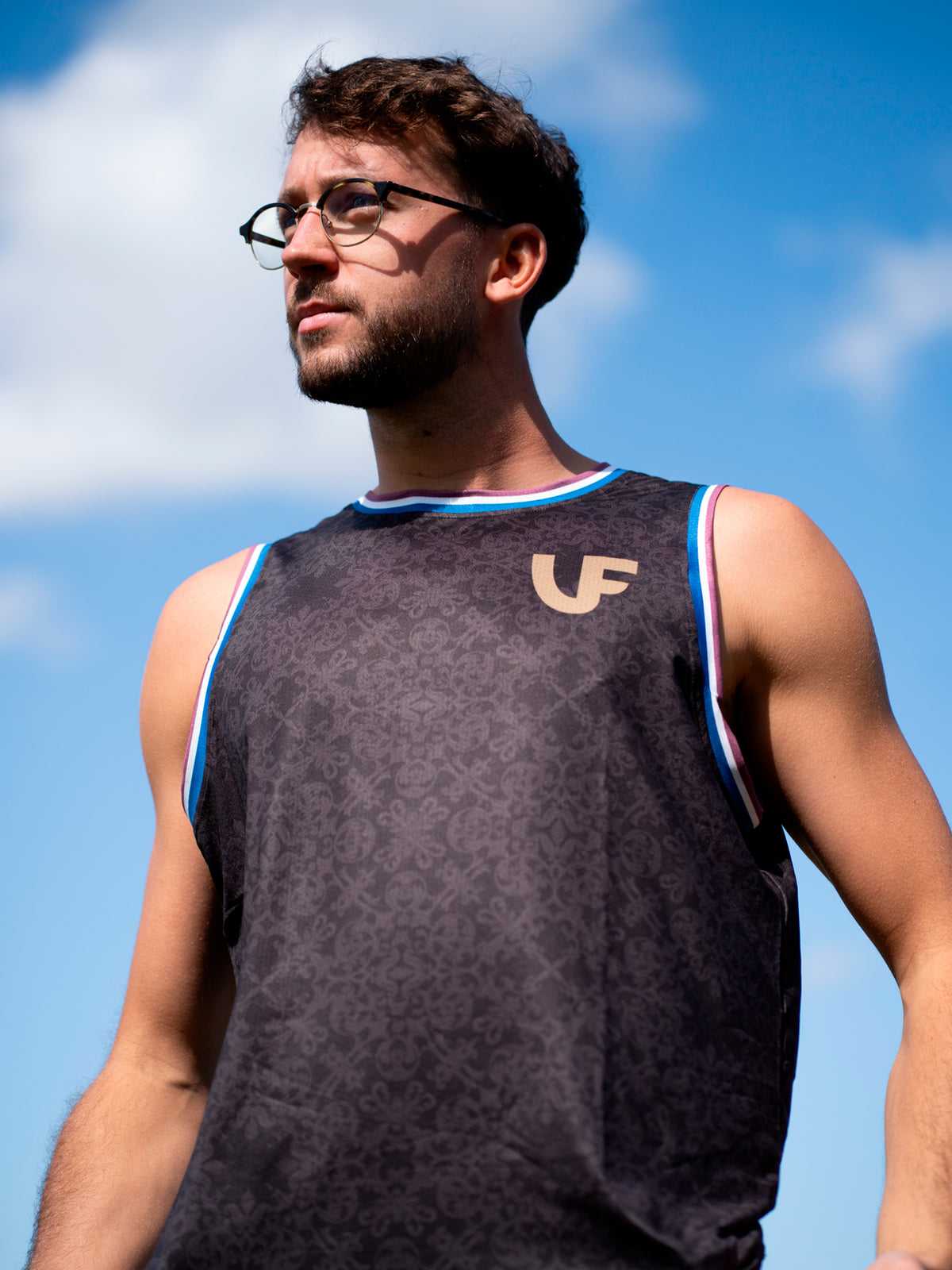 Débardeur de sport porté pour homme coloris noir à motifs LVF Héritage