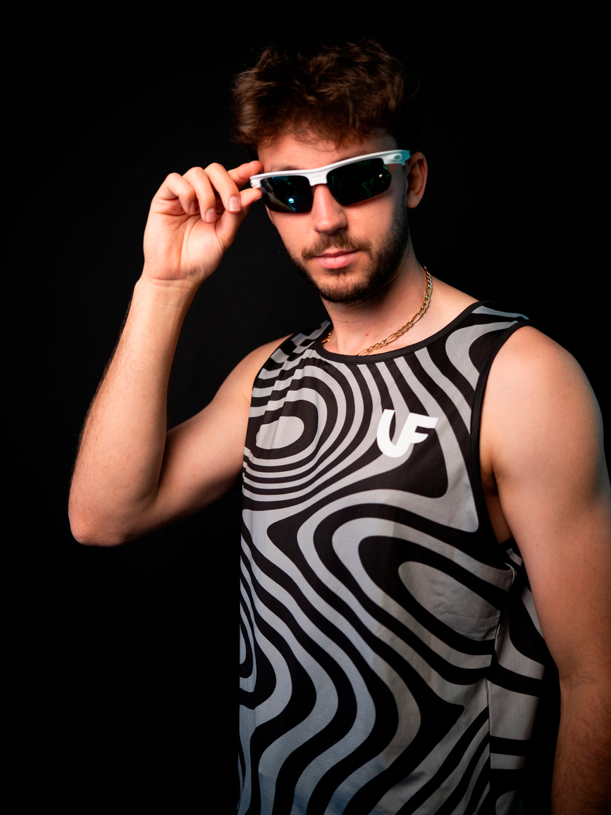 Mannequin en débardeur de sport pour homme coloris gris LVF Break The Lines