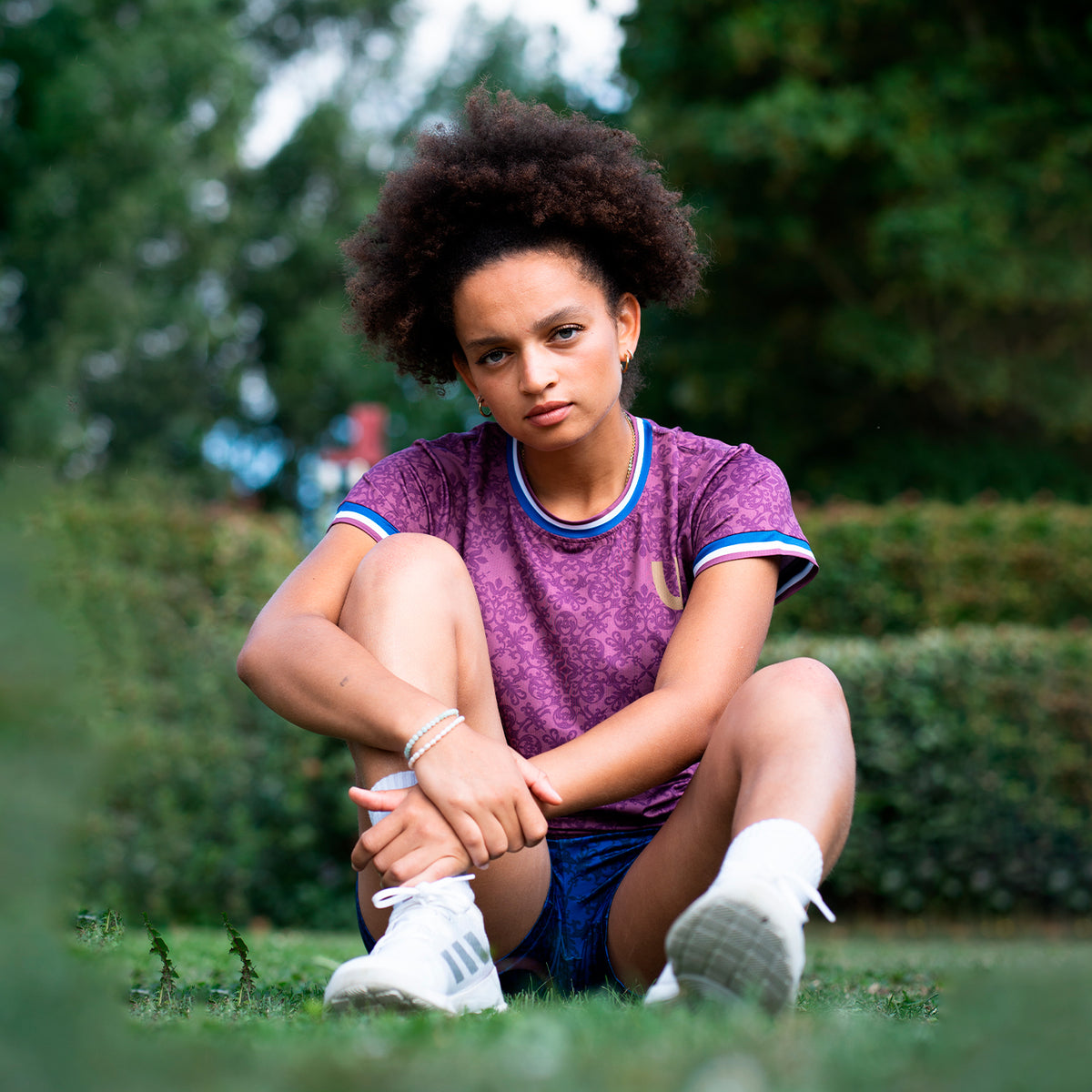 Mannequin en t-shirt de sport et short de sport femme LVF de la collection Héritage