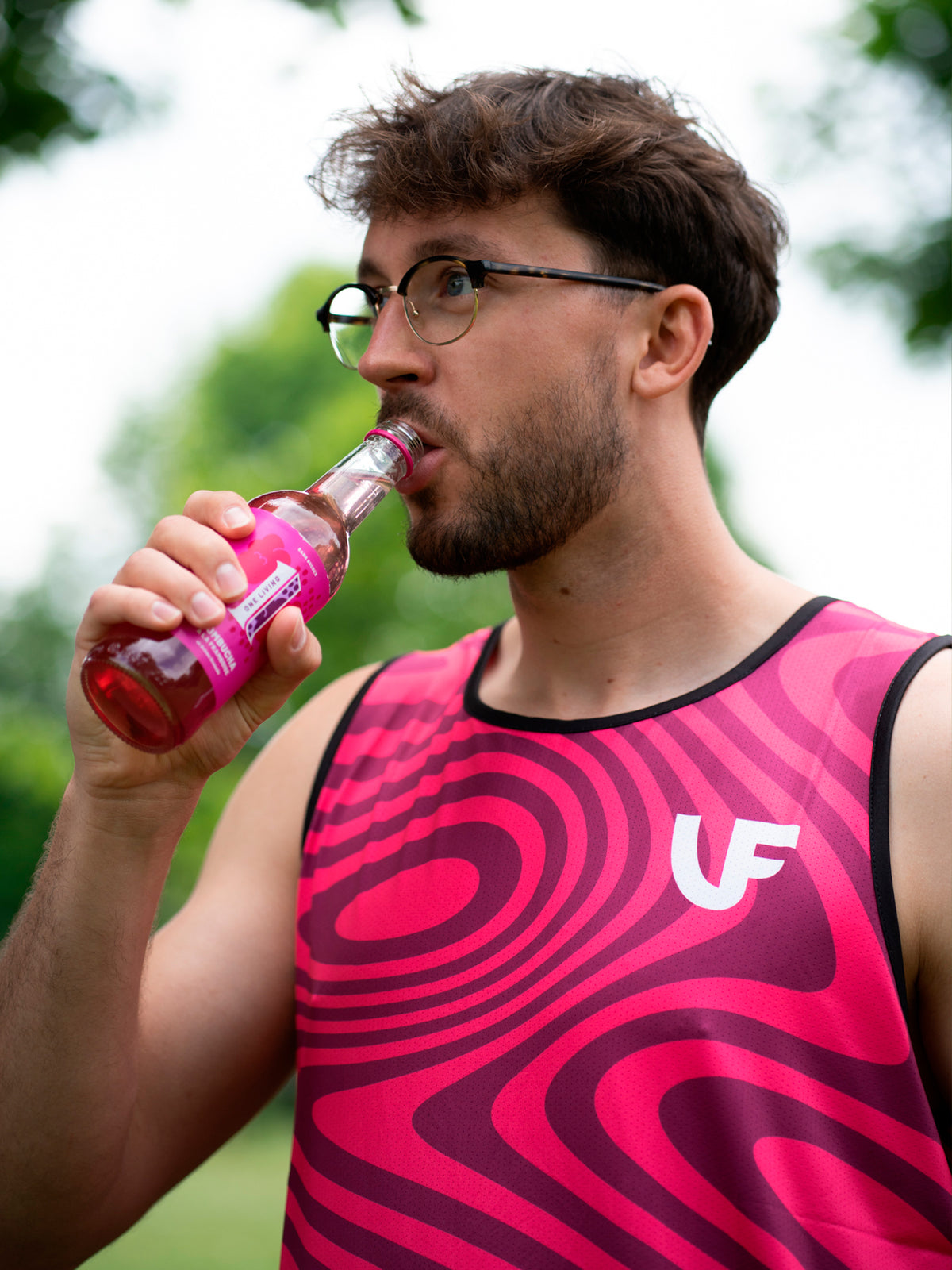 Mannequin en débardeur de sport pour homme coloris fuchsia LVF Break The Lines