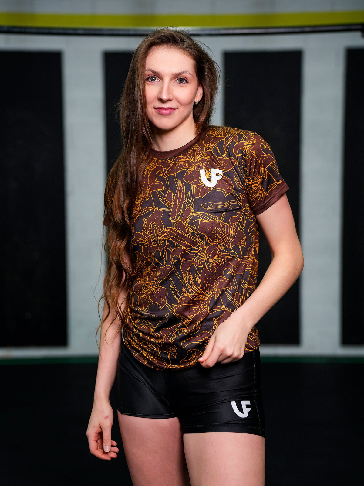 Sportive en t-shirt de sport marron à motifs fleurs pour femme LVF Gold Flowers
