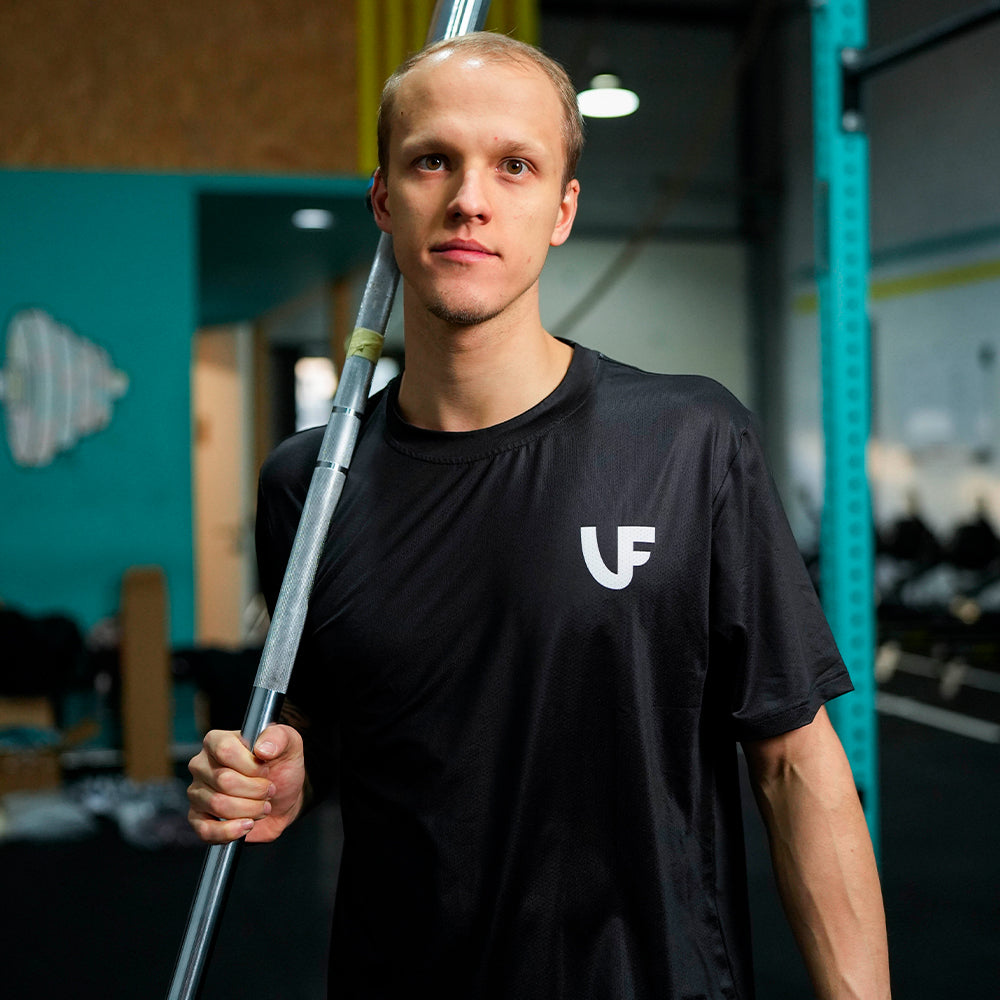 MEN'S T-SHIRT - "BASIC BLACK"