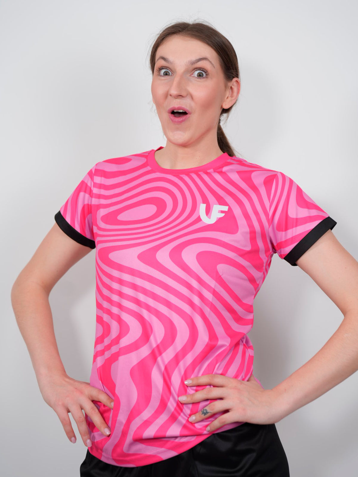 Sportive choquée en t-shirt de sport pour femme coloris rose LVF Break The Lines