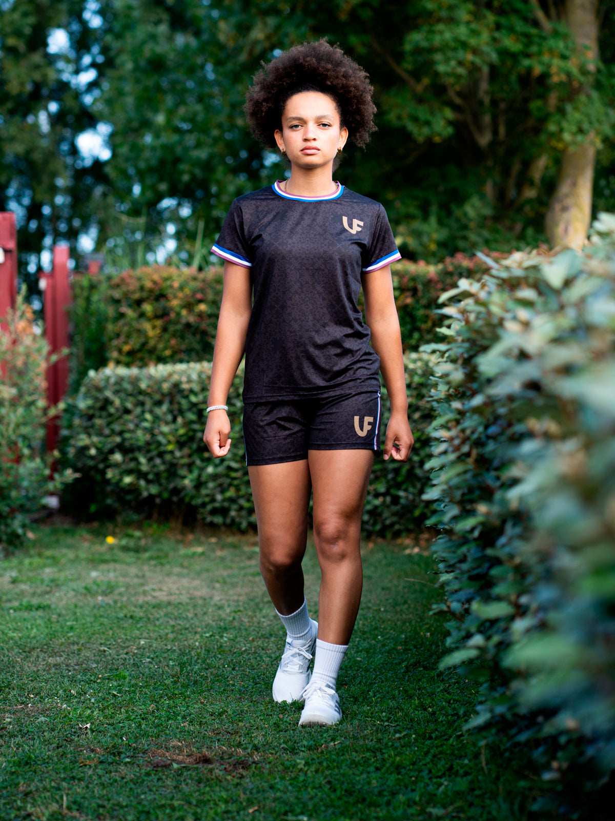 Mannequin en tenue de sport noire pour femme - LVF Héritage