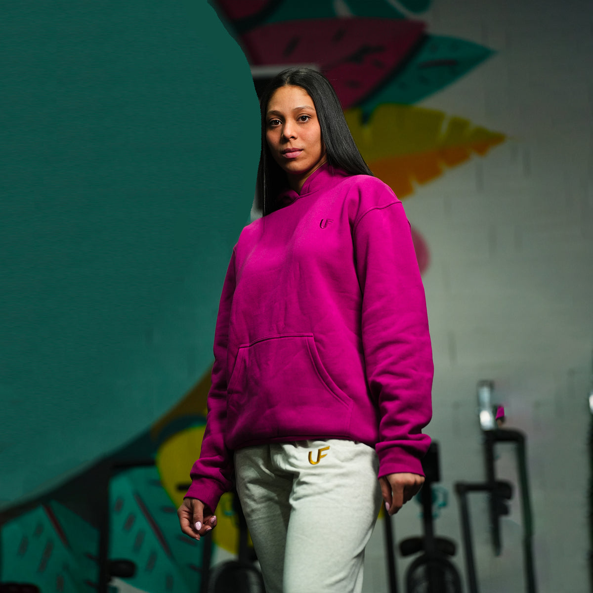 Mannequin avec un sweatshirt LVF femme LVF et un jogging LVF