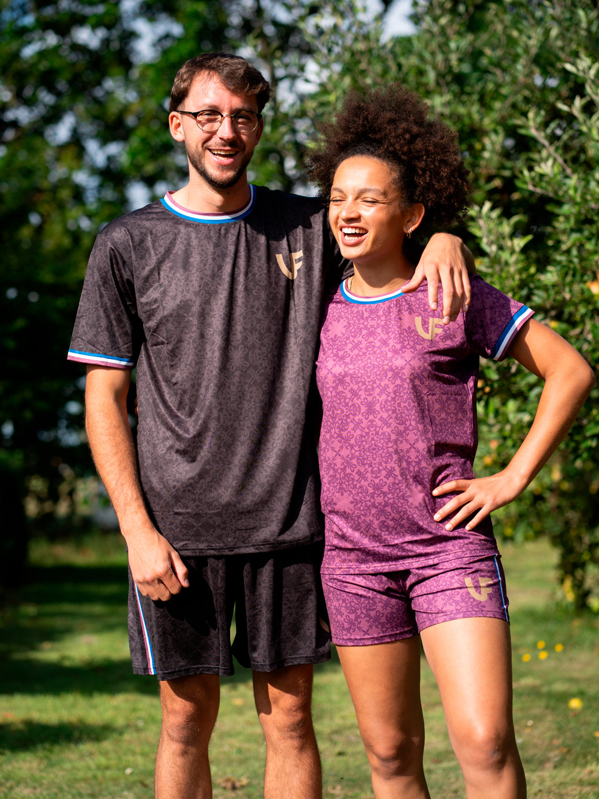 Athlètes en T-shirt de sport bordeaux et noir femme LVF Héritage